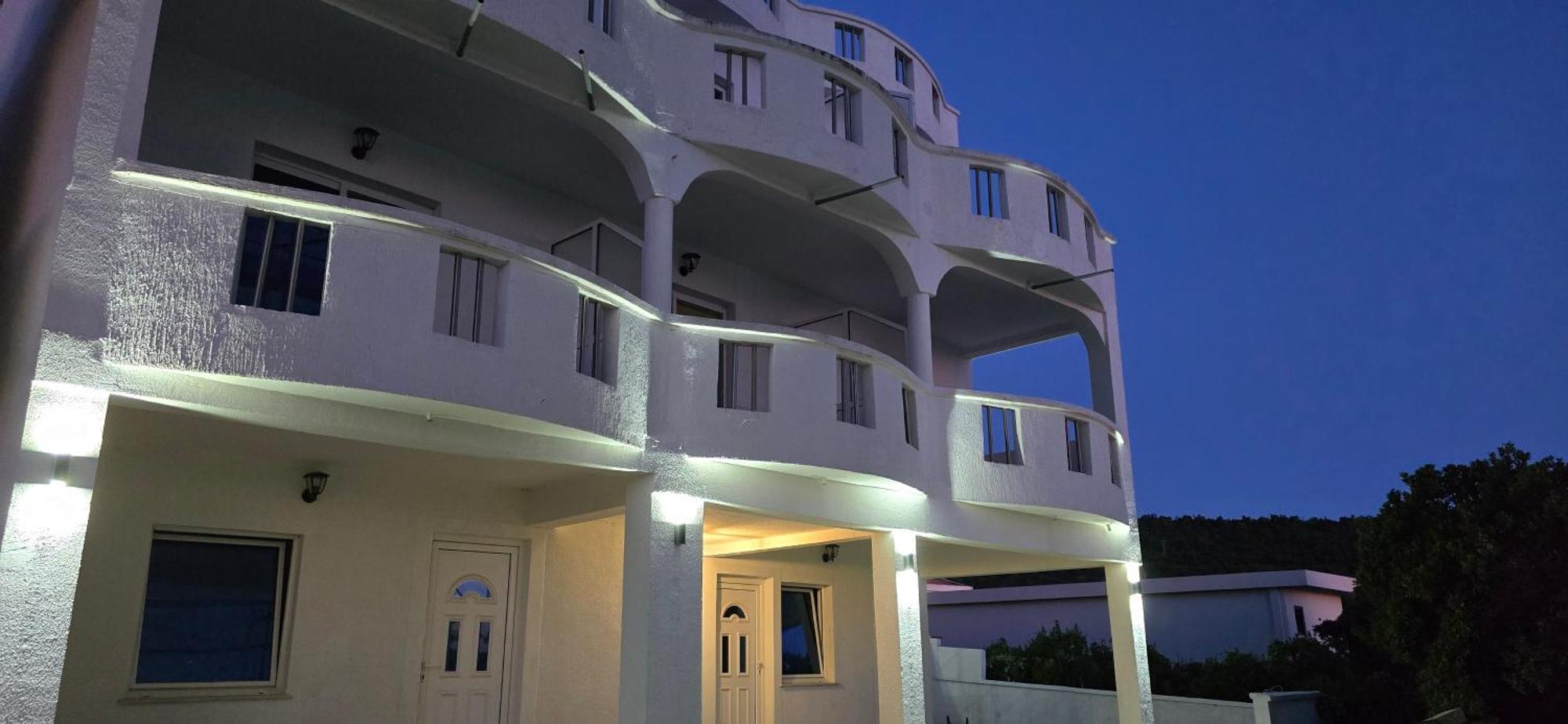 Villa Miki Utjeha Bagian luar foto